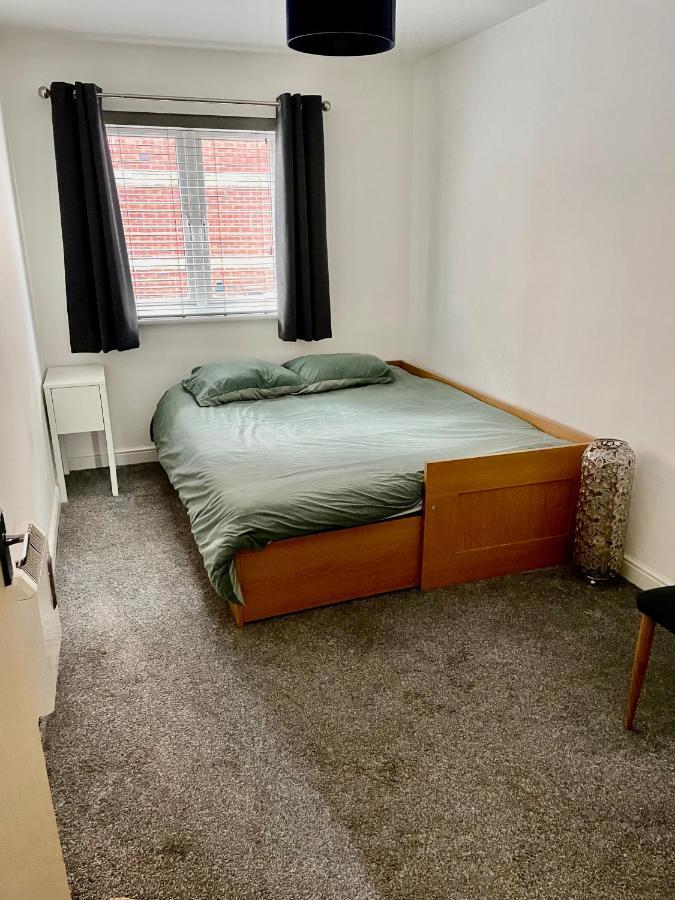 Large 2 Bedroom Apartment, 4 Beds One 1 En-Suite, Free Parking Nr Chelt Elmore And Quays Gloucester Zewnętrze zdjęcie